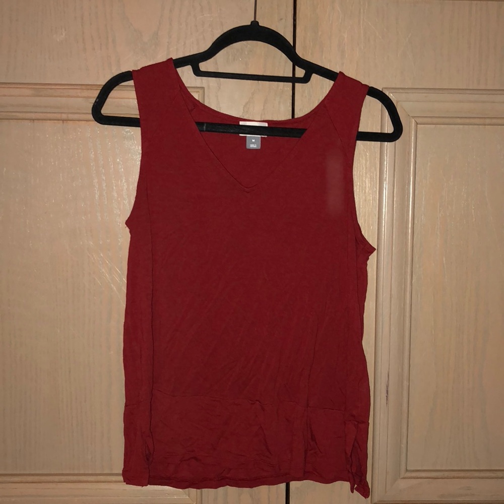 Women’s dark red tank top
